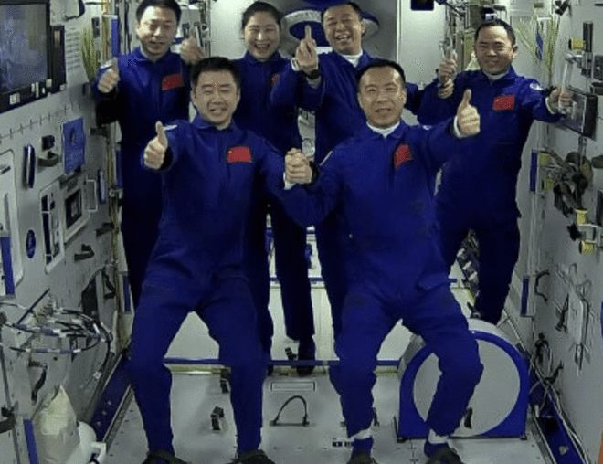 神十五航天员顺利进驻中国空间站
