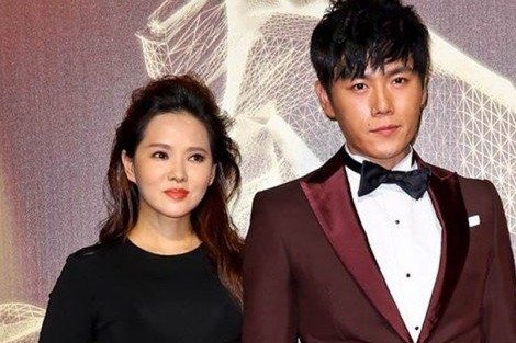 被传与小10岁老公秦昊婚变？伊能静发文辟谣：很平凡但有爱