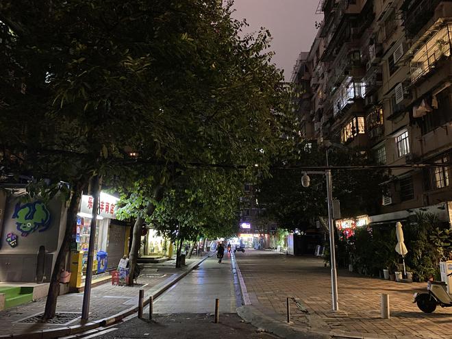 广州多区恢复堂食，餐馆员工买票返穗，老板：“连夜打扫准备开门”