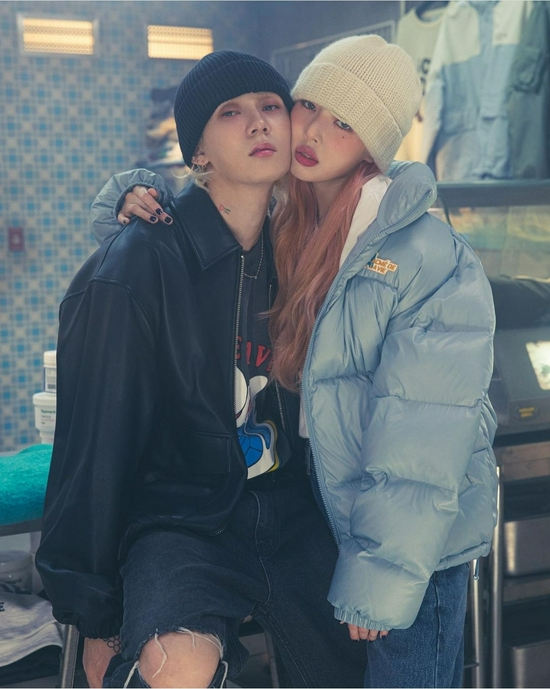 泫雅金晓钟宣布分手:以后要成为好朋友和同事