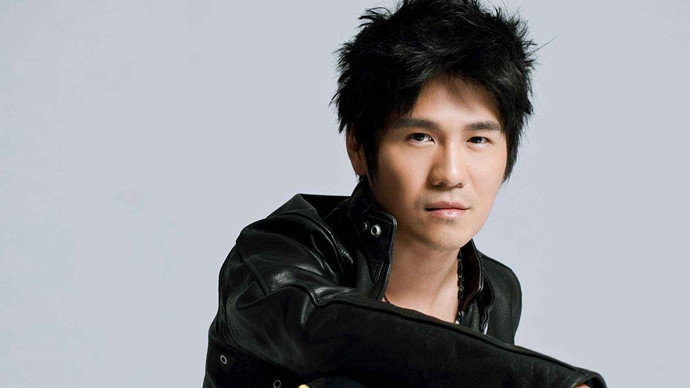 与妻子宣布离婚后，曹格打破沉默首次露面吐真实心