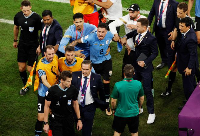 赛后围堵德国主裁，乌拉圭队最坏将无缘下届世预赛
