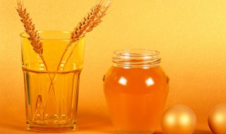 喝蜂蜜水可以吃鸡蛋吗 喝蜂蜜水能不能吃鸡蛋呢