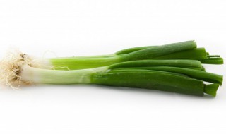 吃葱可以喝蜂蜜水吗 吃葱能不能喝蜂蜜水呢