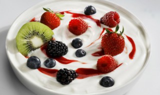 喝酸奶可以吃芒果吗 酸奶可以和芒果一起食用吗