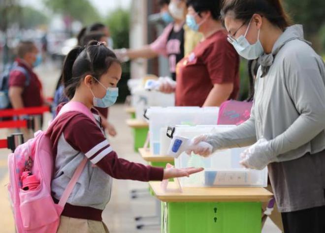 广州八区发布通知，中小学将有序恢复线下教学，家长纷纷拍手叫好