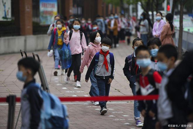 广东终于迎来好消息，广州两地中小学生返校复课，家长：希望顺利