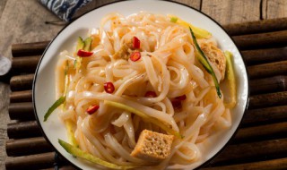 面粉做凉皮的方法 使用面粉做凉皮的做法