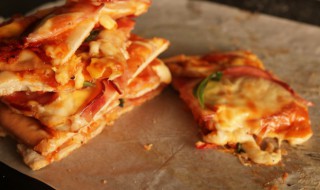 用平底锅做披萨的方法 如何用平底锅做披萨呢