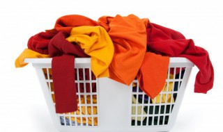 旧衣服做地毯编制方法 用旧衣服编制地毯的方法