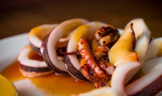 爆炒鱿鱼圈的做法 爆炒鱿鱼圈怎么做