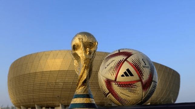 世界杯发布半决赛官方用球 梅西参与拍摄宣传照片