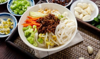 隔水蒸鸡酱汁做法教程 隔水蒸鸡酱汁怎么做