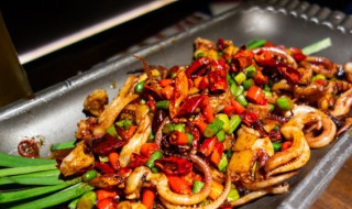 干鱿鱼须怎么做好吃 干煸鱿鱼须的做法