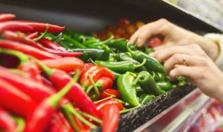 新鲜辣椒怎么保存到冬天吃 新鲜辣椒如何保存到冬天吃呢