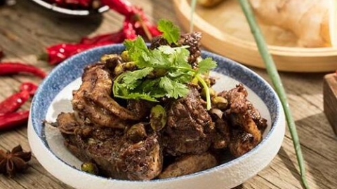 血鸭是哪里的特色菜 血鸭的由来