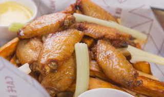 翅膀和爪子怎么炒好吃 自创炒鸡翅鸡爪的做法