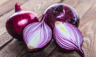 洋葱木耳粉条肉怎么炒好吃 洋葱木耳粉条肉的简单做法