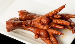 红烧卤鸡脚多久能烂熟 红烧卤鸡脚多长时间能烂熟呢