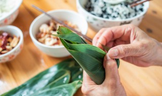 煮粽子叶子需要煮多久能熟 煮粽子叶需要多长时间