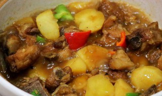 土豆炖排骨多久能烂熟 土豆炖排骨多长时间才能烂熟呢