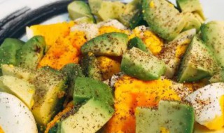 牛油果煮鸡蛋需要多久吃 牛油果煮鸡蛋需要多长时间