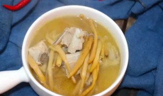 新鲜黄花菜煮排骨汤怎么做 新鲜黄花菜煮排骨汤如何做