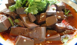 新鲜的猪血怎么做越煮越嫩 新鲜猪血煮得嫩技巧