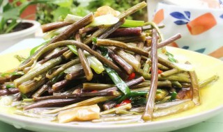 新鲜蕨菜煮豆米怎么做才好吃 新鲜蕨菜煮豆米如何做才好吃