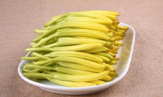 新鲜的黄花菜煮排骨怎么做 如何做黄花菜炖排骨