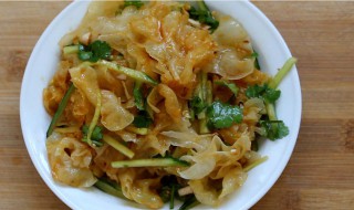 凉拌银耳需要煮多久才能吃 凉拌银耳需要煮几分钟才能吃