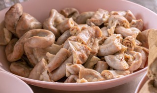 清炖小肠汤要煮多久才能吃 清炖小肠汤要煮多长时间才能吃