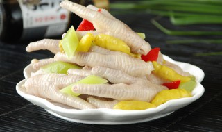 泡鸡爪过水要煮多久才能吃 泡鸡爪过水要煮几分钟才能吃