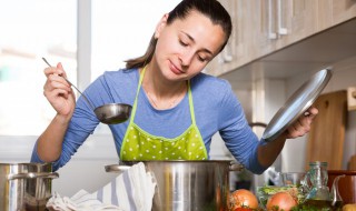 隔水炖鸽子要多久会熟 隔水炖鸽子需要多长时间