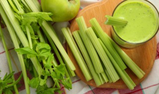 芹菜猪肚子怎么炒好吃 芹菜猪肚子的烹饪方法