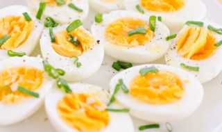 盐的咸鸡蛋煮多久熟了才能吃 煮咸鸡蛋需要多长时间
