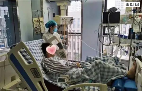 广州一高中生弟弟去世后父亲又患病住进ICU
