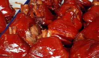 怎么做猪手好吃 红亮不腻酱猪手家常做法