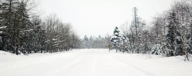 雪形成的原因是什么