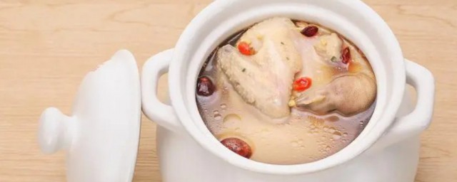 夏天拿白鸽和什么煲汤比较好 夏天拿白鸽和啥煲汤比较好