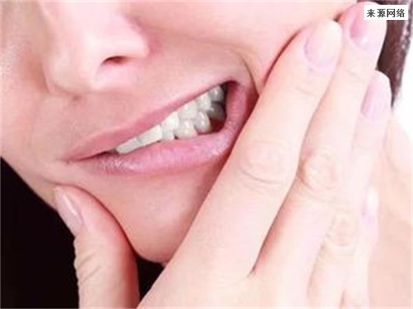 感染新冠病毒后牙龈肿痛是怎么回事