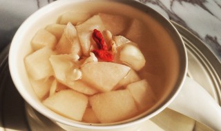 雪梨炖百合要炖多久 雪梨炖百合要炖几分钟呢