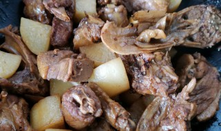 鸭肉炖多久 鸭肉炖多长时间才熟呢