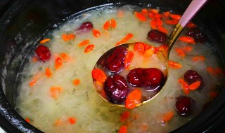 煮好的银耳羹,第二天可以吃吗 煮好的银耳羹,第二天能吃吗