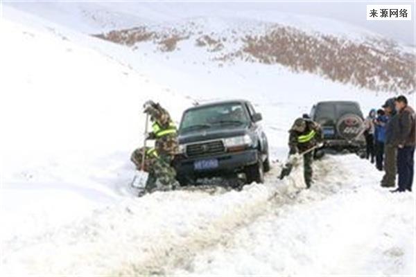 新疆突降暴雪