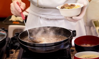 隔夜的骨头汤还能吃吗 骨头汤可以隔夜喝吗