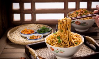 煮熟的面条隔夜能吃吗 煮的面条放一夜能吃吗