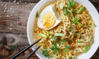 方便面能生吃吗 方便面能不能生吃呢