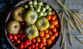 柿子能不能和鸡蛋一起吃 柿子和鸡蛋可以一起吃吗