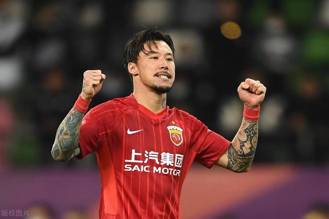 英雄没当成惨变罪人，上海海港3-4浙江绿城，球迷揪出输球罪魁